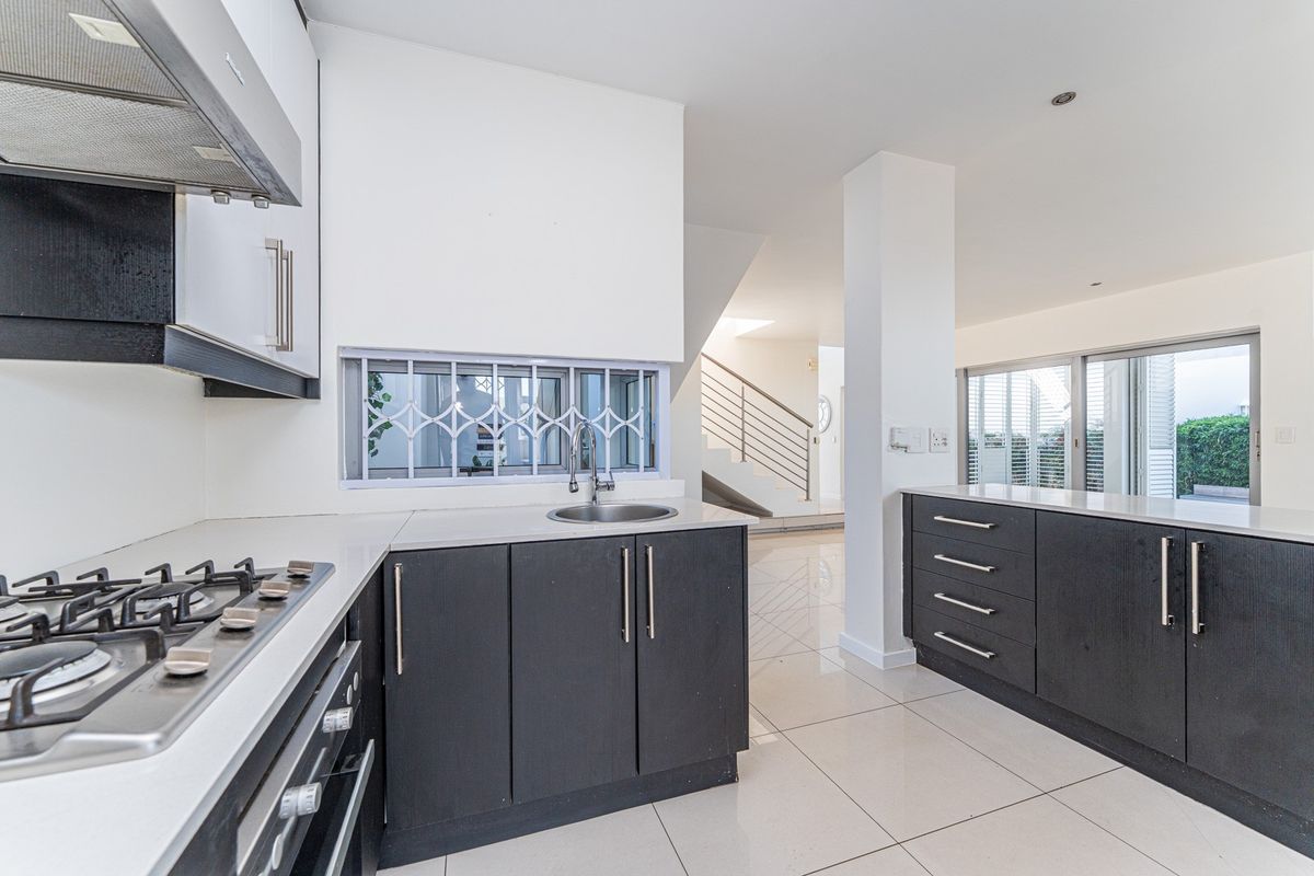 Modern 3-Bedroom Cluster for Rent - Photo 3