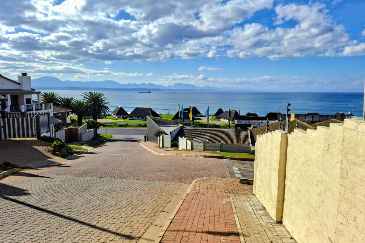 Timeless Coastal Charm with Panoramic  Views - Photo 4