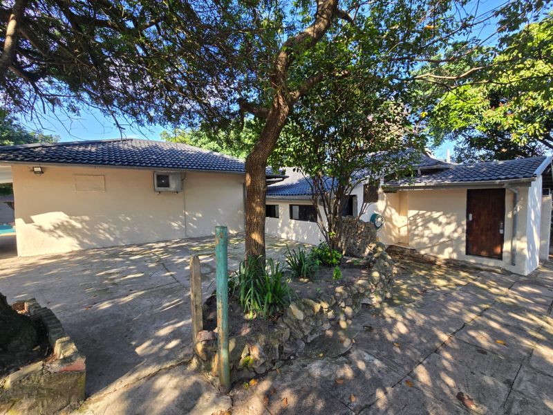 Family HOME with lots of potential and a Garden Cottage - Photo 1