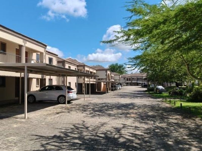Apartment For Sale in Stonehenge, Nelspruit - Photo 2
