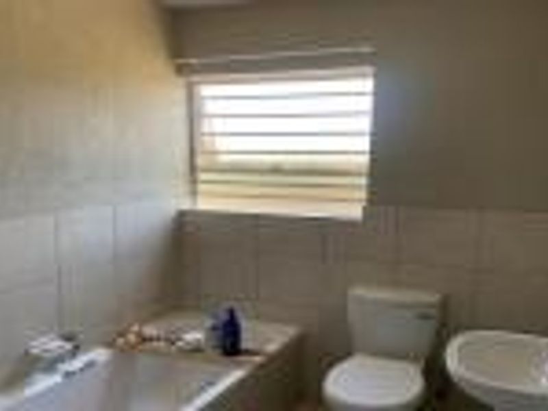 Apartment For Sale in Ruimsig, Roodepoort - Photo 7