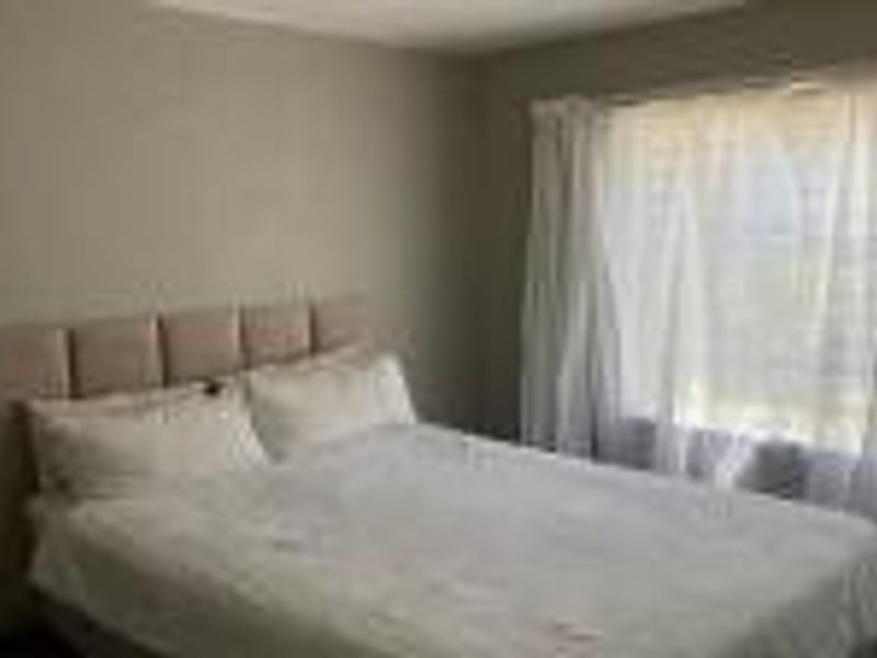 Apartment For Sale in Ruimsig, Roodepoort - Photo 4