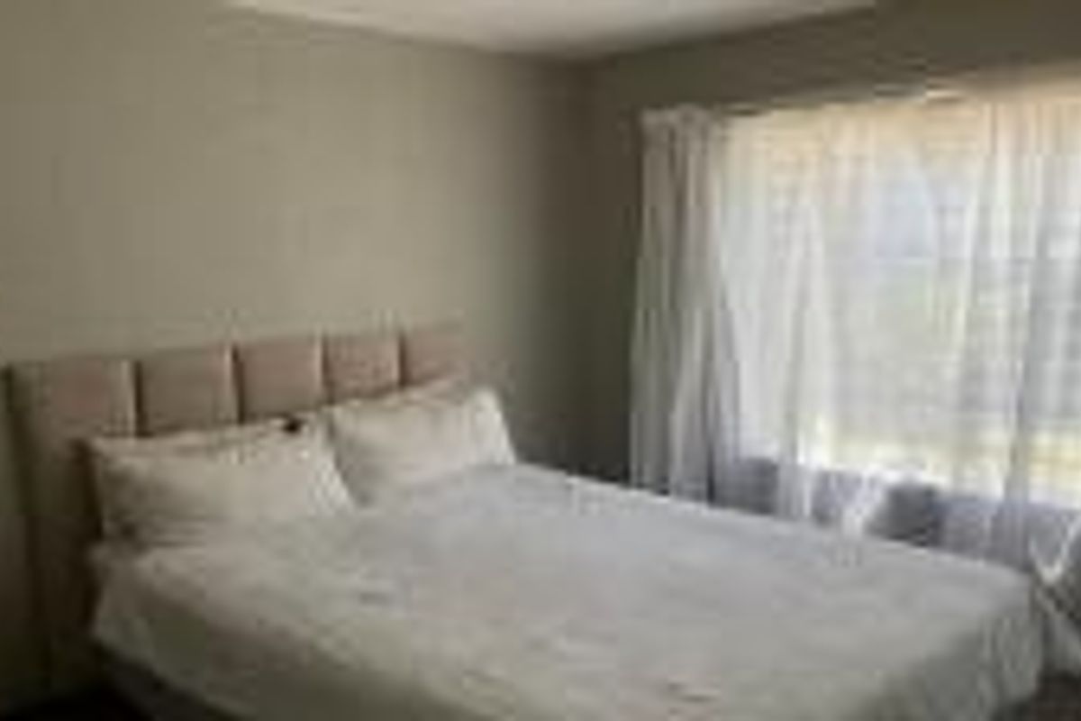 Apartment For Sale in Ruimsig, Roodepoort - Photo 4
