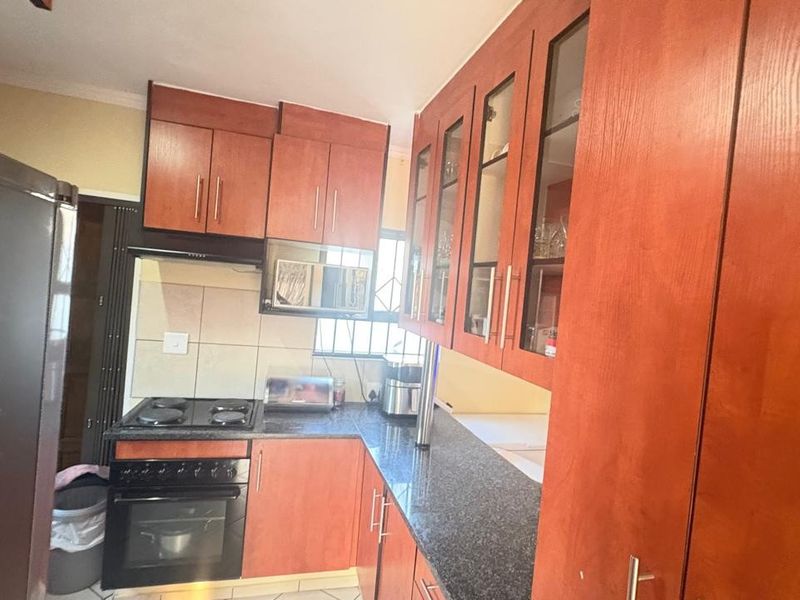 3 Bedroom House For Sale in Magaliesberg Country Estate, Amandasig, Akasia - Photo 9