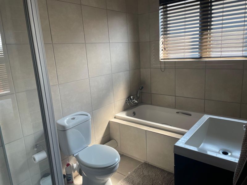 Apartment To Rent in Noordwyk, Midrand - Photo 6