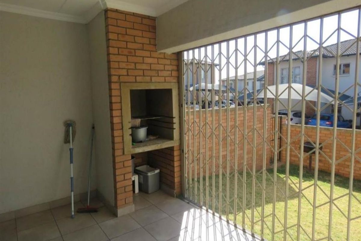 Apartment To Rent in Noordwyk, Midrand - Photo 2