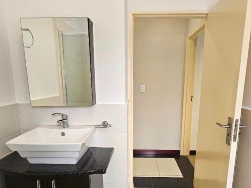 Apartment To Rent in Noordwyk, Midrand - Photo 7