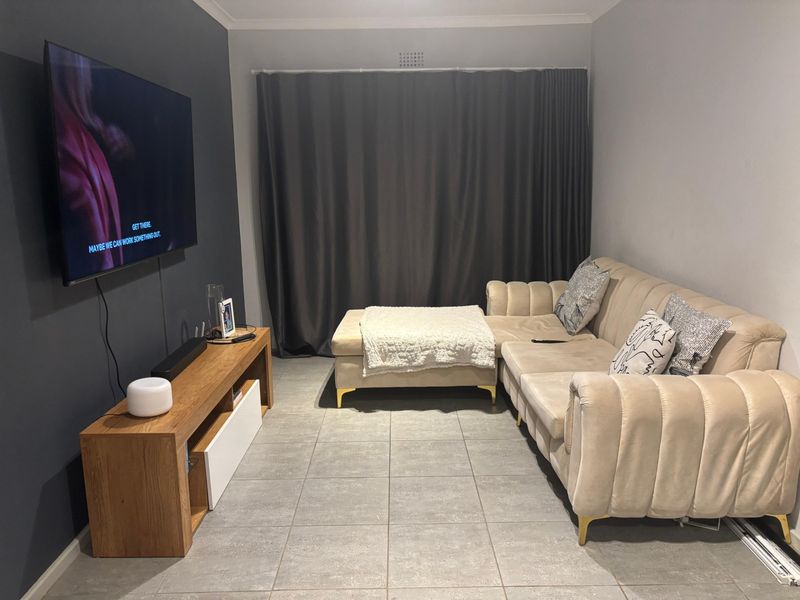 Apartment To Rent in Umbogintwini, Amanzimtoti, KwaZulu Natal - Photo 3