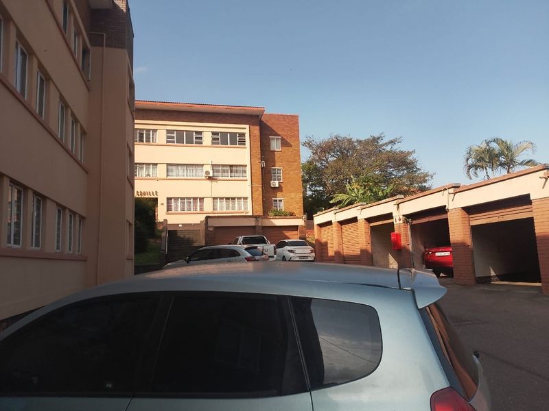 3 bedroom Apartment For Sale in Umbilo, Durban, KwaZulu Natal - Photo 5
