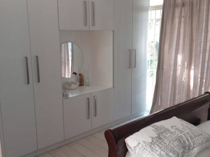 Three Bedroom Ground Floor Apartment with a Private Garden - Photo 6