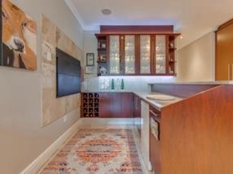 SPACIOUS 5 BEDROOM DREAM HOME IN KUILS RIVER - Photo 9