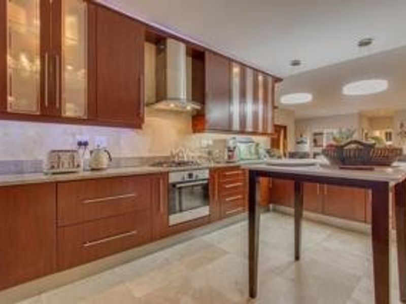SPACIOUS 5 BEDROOM DREAM HOME IN KUILS RIVER - Photo 7