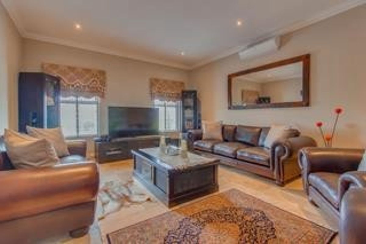 Sophisticated Estate Living at Its Finest - Photo 2