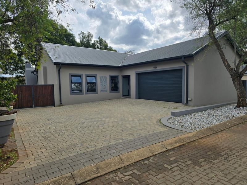 Modern Golf Estate Living at Its Finest in Cullinan - Photo 1