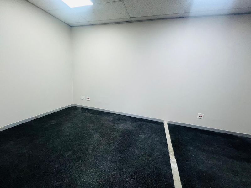 Office To Rent in Ferndale, Randburg - Photo 6