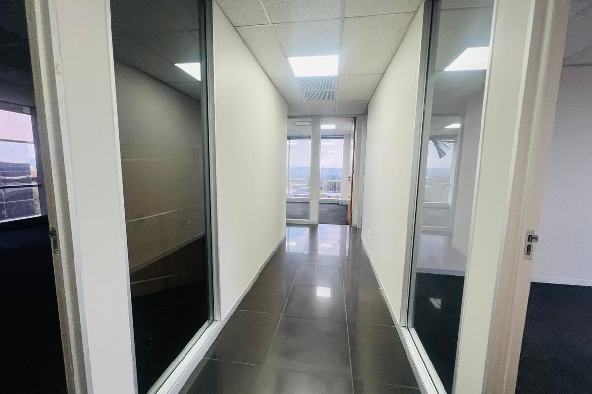 Office To Rent in Ferndale, Randburg - Photo 2