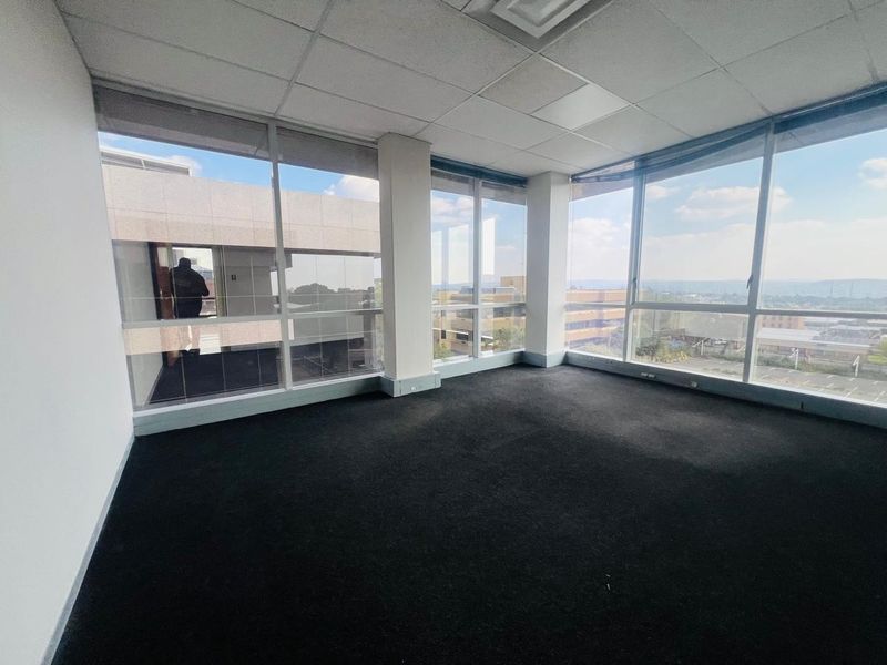 Office To Rent in Ferndale, Randburg - Photo 3