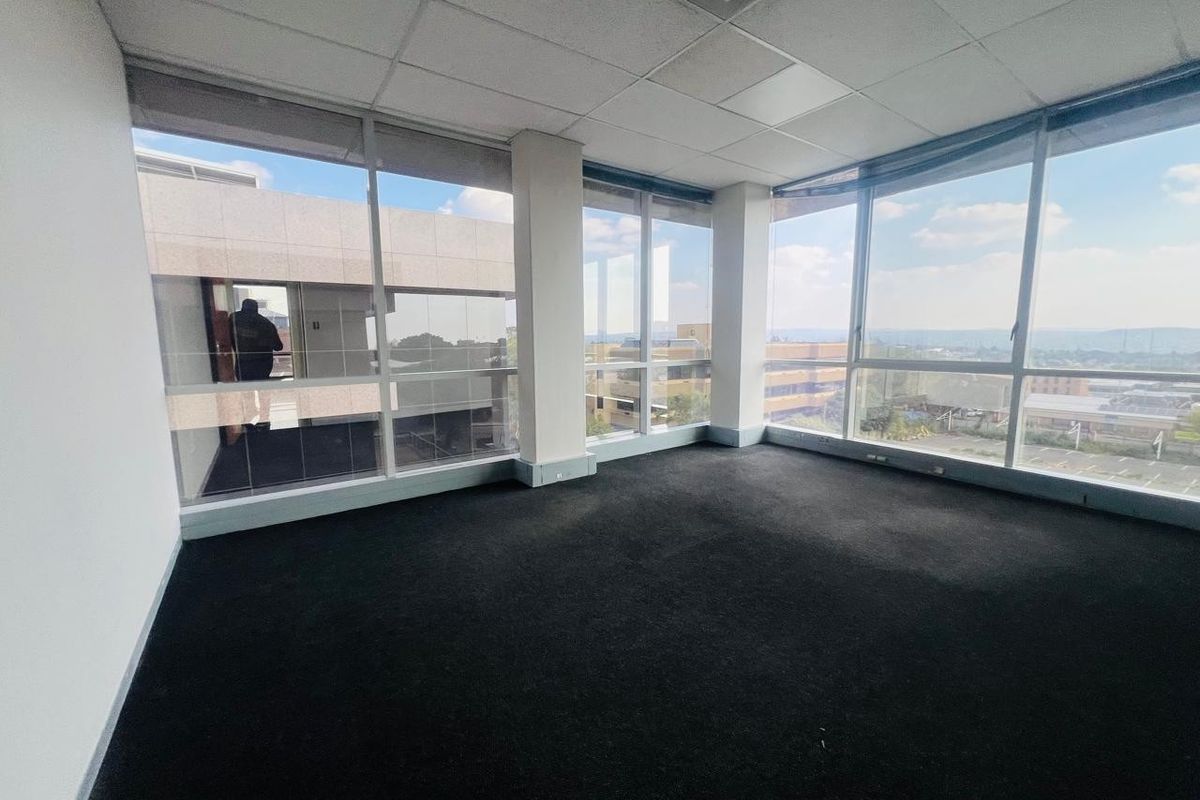 Office To Rent in Ferndale, Randburg - Photo 3