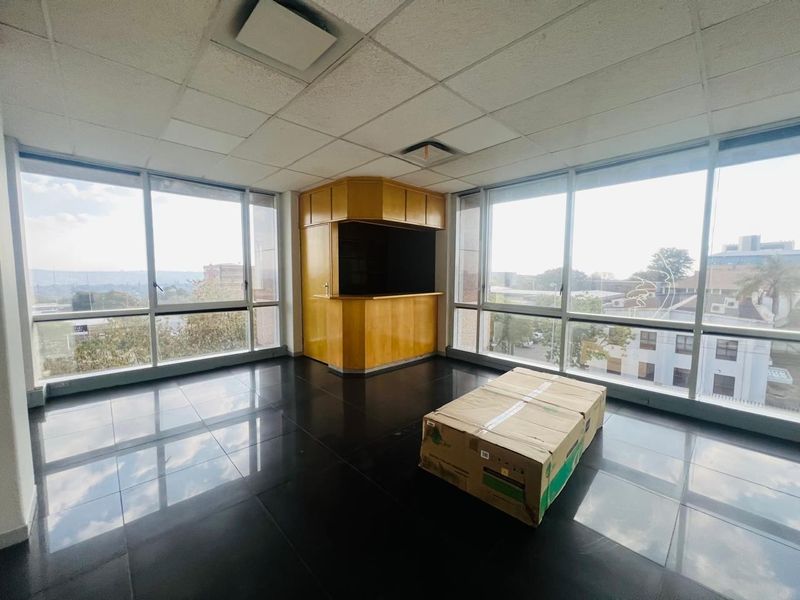 Office To Rent in Ferndale, Randburg - Photo 4