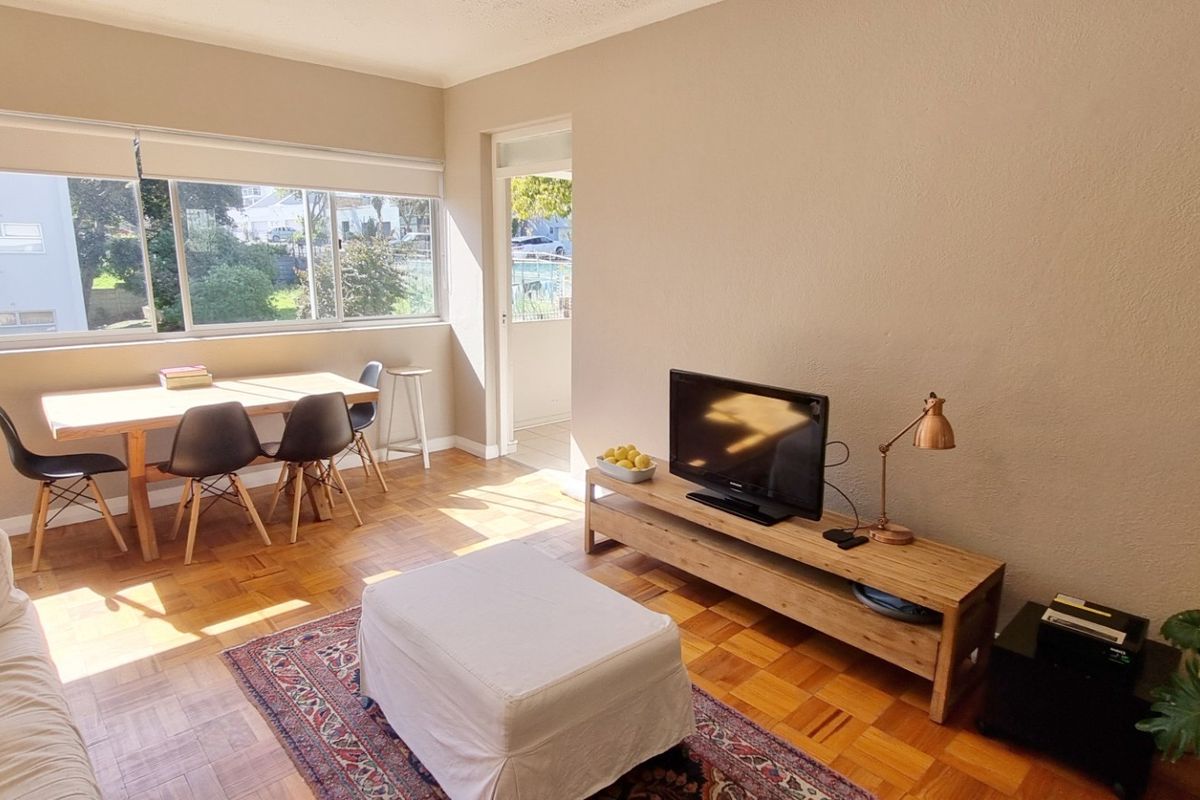 Fully Furnished 2-Bedroom Apartment - Sea Point - Photo 4