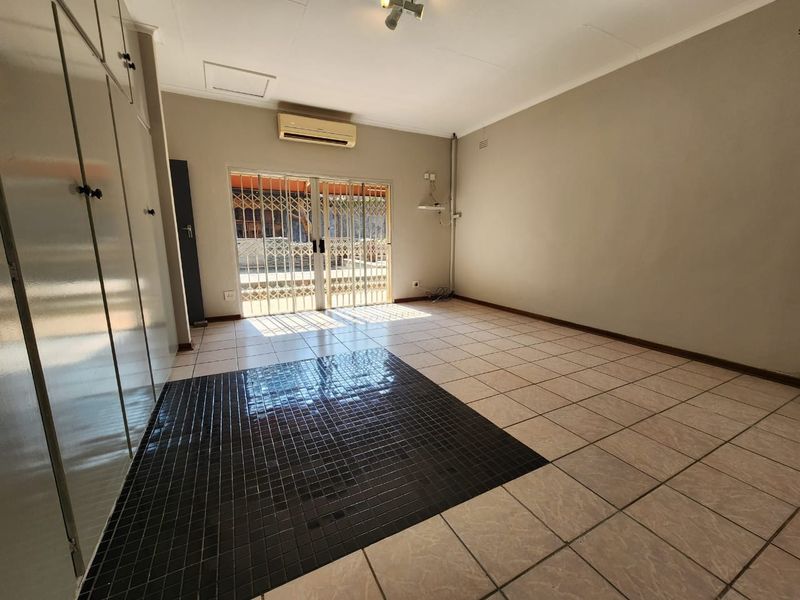Exceptional Family Living with Outstanding Income Potential in Aquapark - Photo 10