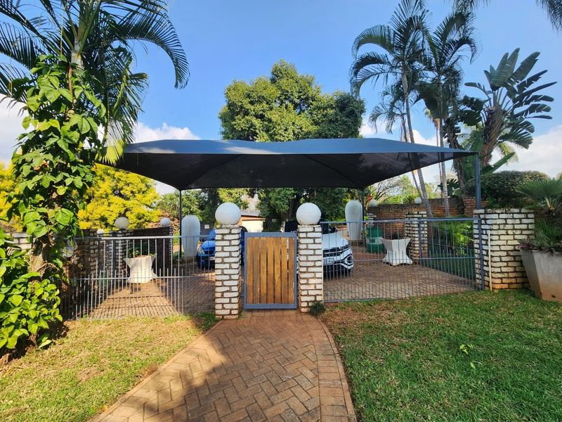 Exceptional Family Living with Outstanding Income Potential in Aquapark - Photo 8