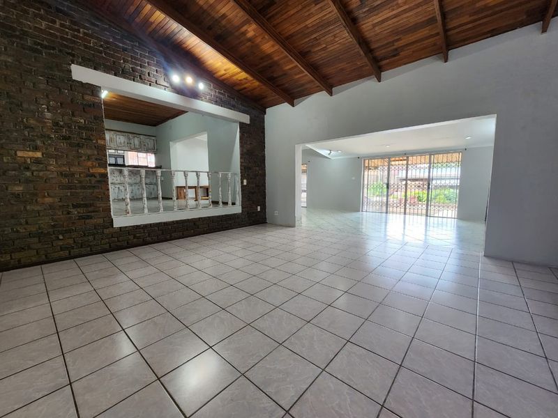 Exceptional Family Living with Outstanding Income Potential in Aquapark - Photo 4