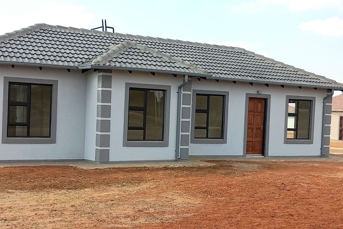 Build Your Dream Home in Orchards Park, Akasia! - Photo 3