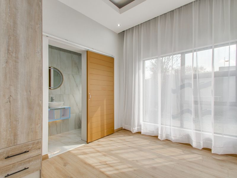 Apartment To Rent in Morningside, Sandton - Photo 10