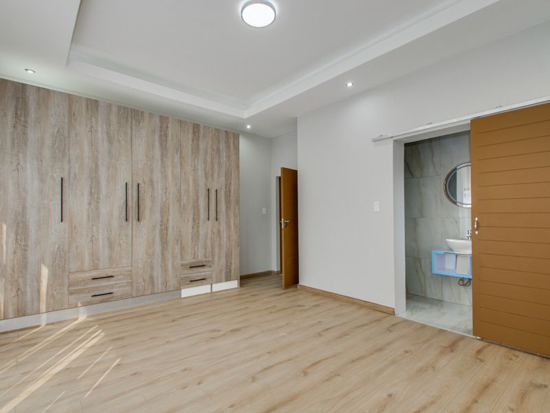 Apartment To Rent in Morningside, Sandton - Photo 8