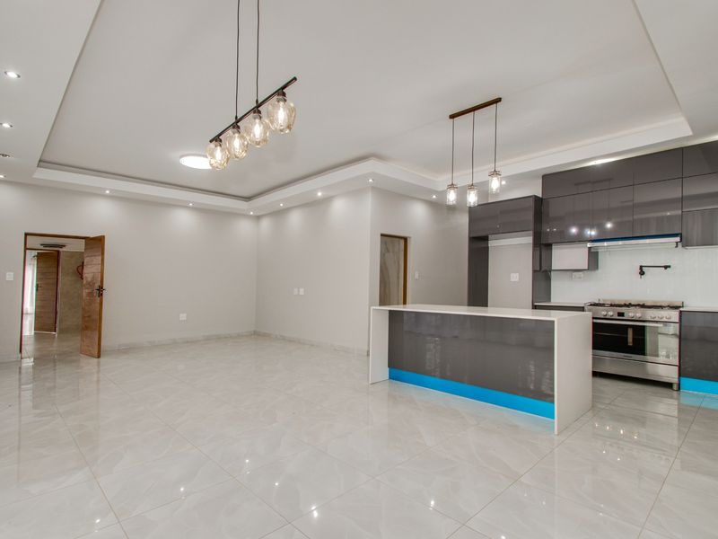 Apartment To Rent in Morningside, Sandton - Photo 1