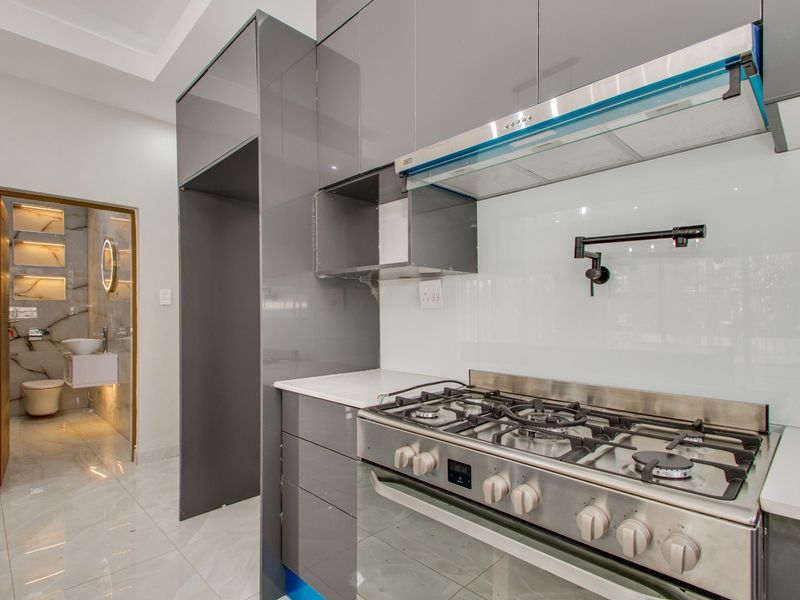 Apartment To Rent in Morningside, Sandton - Photo 5