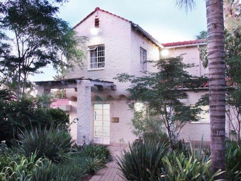 Versatile 6- bedroom Investment With Strong Rental Potential - Photo 1