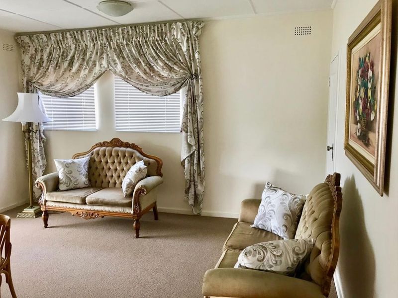 Versatile 6- bedroom Investment With Strong Rental Potential - Photo 4
