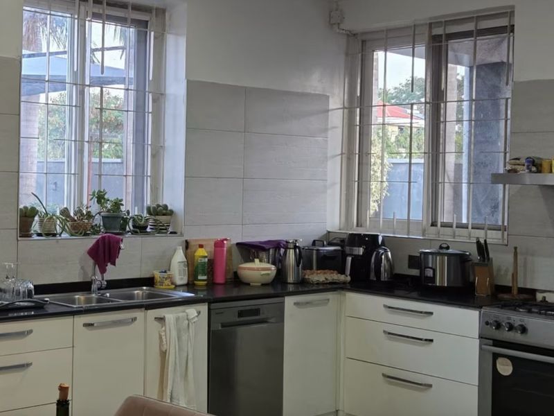Versatile 6- bedroom Investment With Strong Rental Potential - Photo 5