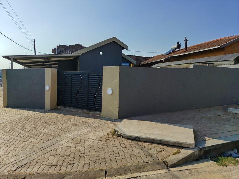 House For Sale in Ebony Park, Midrand - Photo 2
