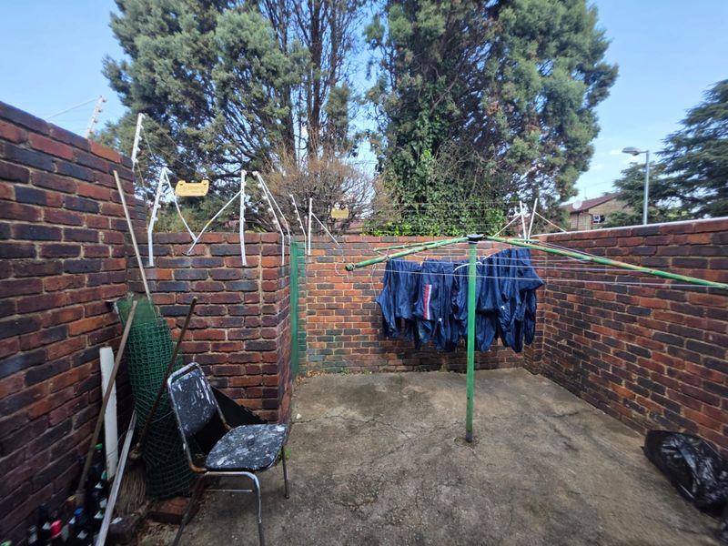 For Sale Fixer Upper 4 Bedroom Townhouse in Windsor East Windsor - Photo 8