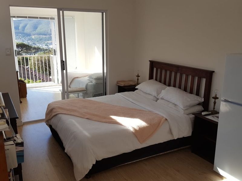 Apartment To Rent in Upper Vredehoek, Cape Town - Photo 6