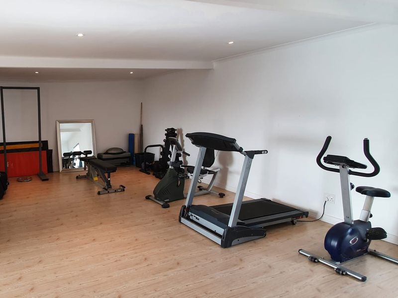 Apartment To Rent in Upper Vredehoek, Cape Town - Photo 10