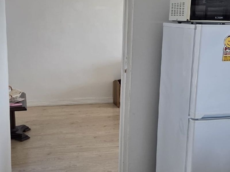 Apartment To Rent in Upper Vredehoek, Cape Town - Photo 10
