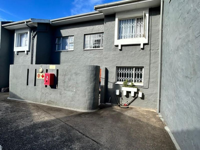 SPACIOUS DOUBLE-STOREY TOWNHOUSE IN SOUGHT-AFTER BLUE WATERS, BEACON BAY - Photo 3