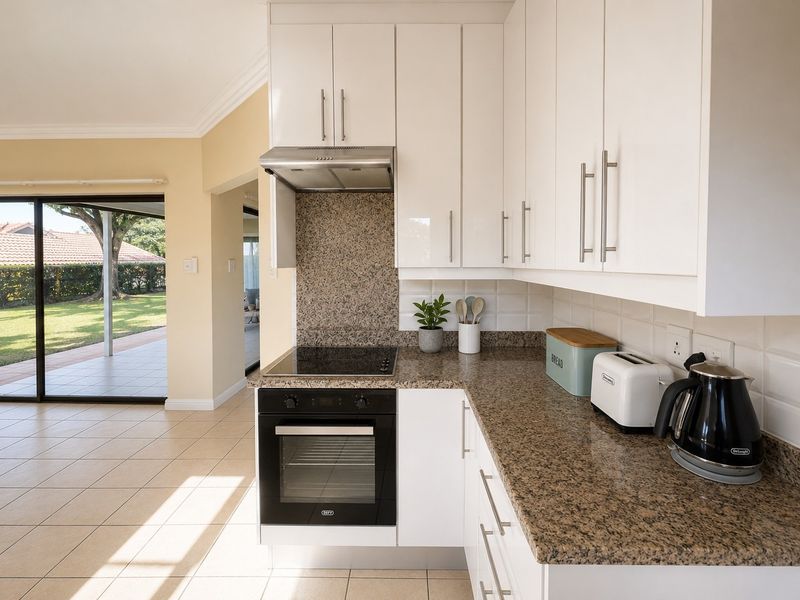 Ballito Lifestyle, Charming House with a garden - Photo 10