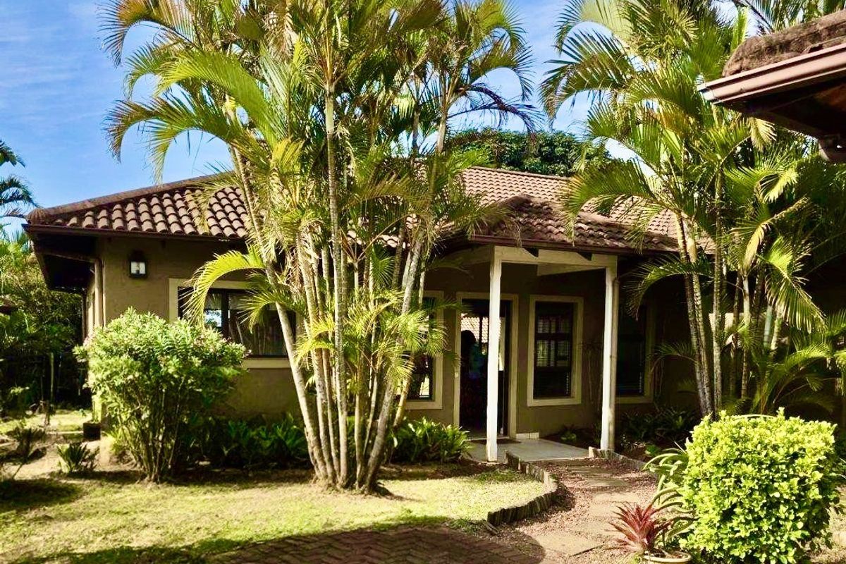 Ballito Lifestyle, Charming House with a garden - Photo 2