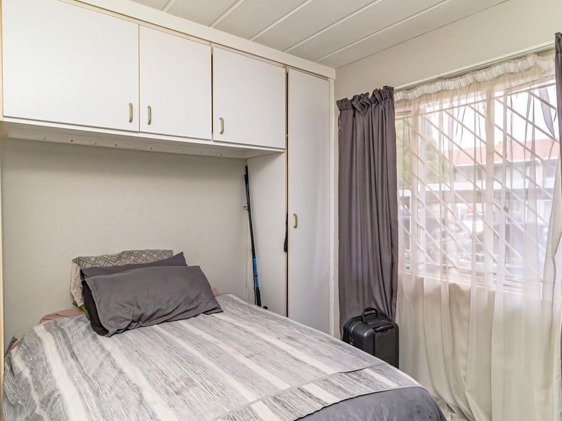 Townhouse For Sale in Glen Marais, Kempton Park - Photo 9