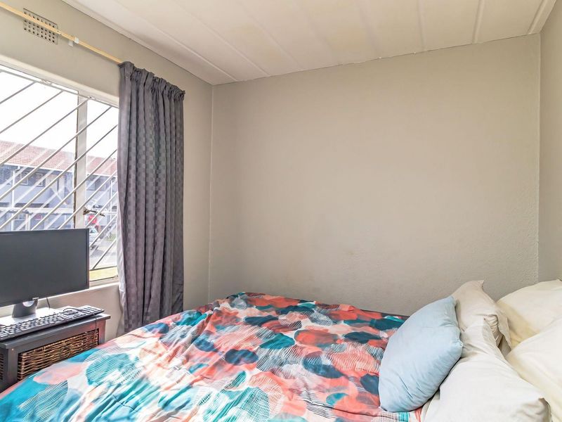 Townhouse For Sale in Glen Marais, Kempton Park - Photo 5