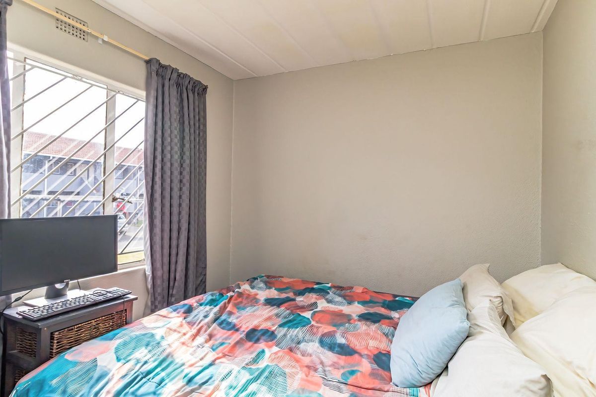 Townhouse For Sale in Glen Marais, Kempton Park - Photo 5