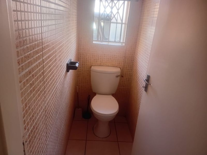 House For Sale in Cosmo City Ext 8, Roodepoort - Photo 8