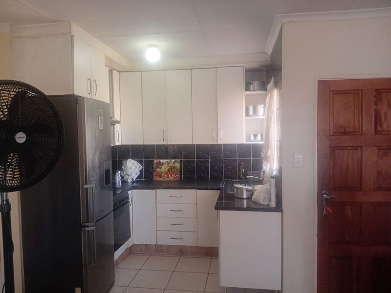 House For Sale in Cosmo City Ext 8, Roodepoort - Photo 2