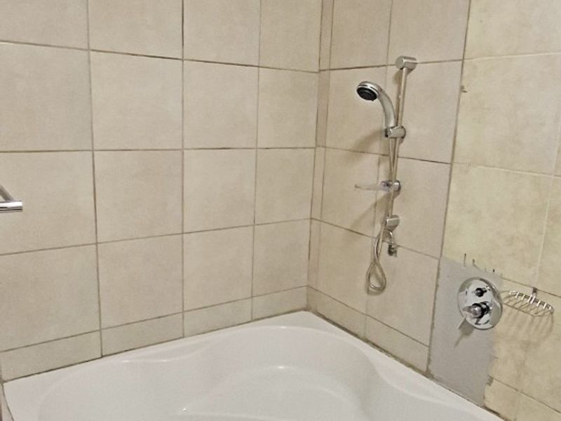 Apartment To Rent in Gustrouw, Strand - Photo 9