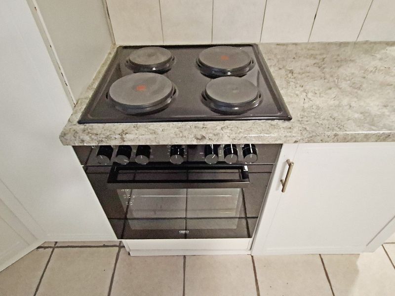 Apartment To Rent in Gustrouw, Strand - Photo 4